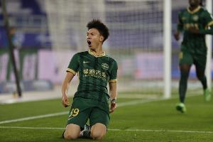 幸运挑战-未来可期！18岁王钰栋中超处子球+造乌龙 是国足近15年最年轻球员
