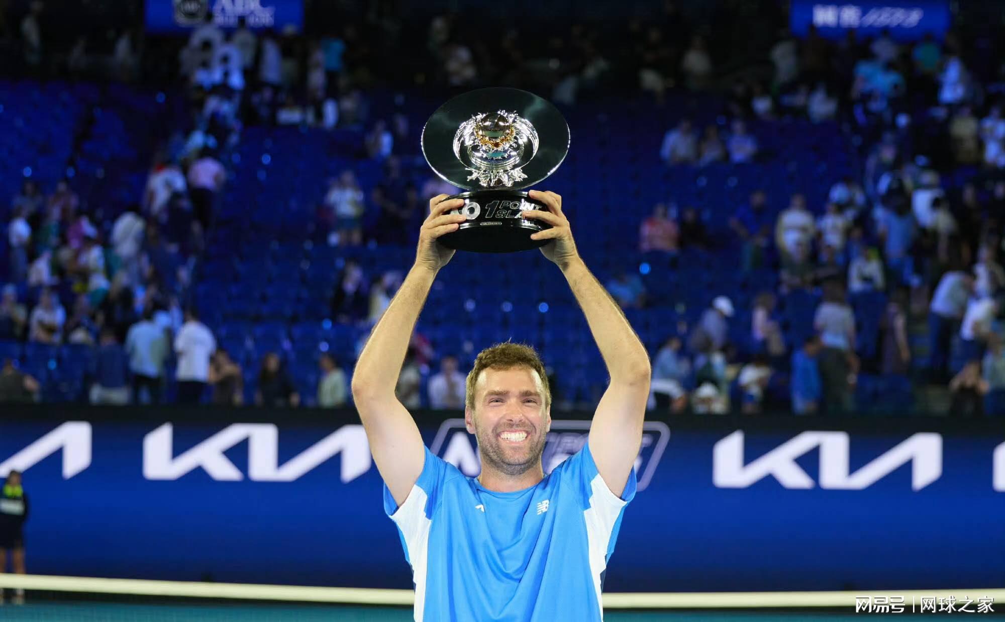 趣味竞猜-业余球手夺一球致胜冠军！高芙贡献名面，周杰伦球都没碰到就出局